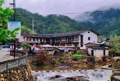 龙岩新罗区万安竹贯避暑全攻略：赏花玩水品美食，惬意民宿一趟搞定